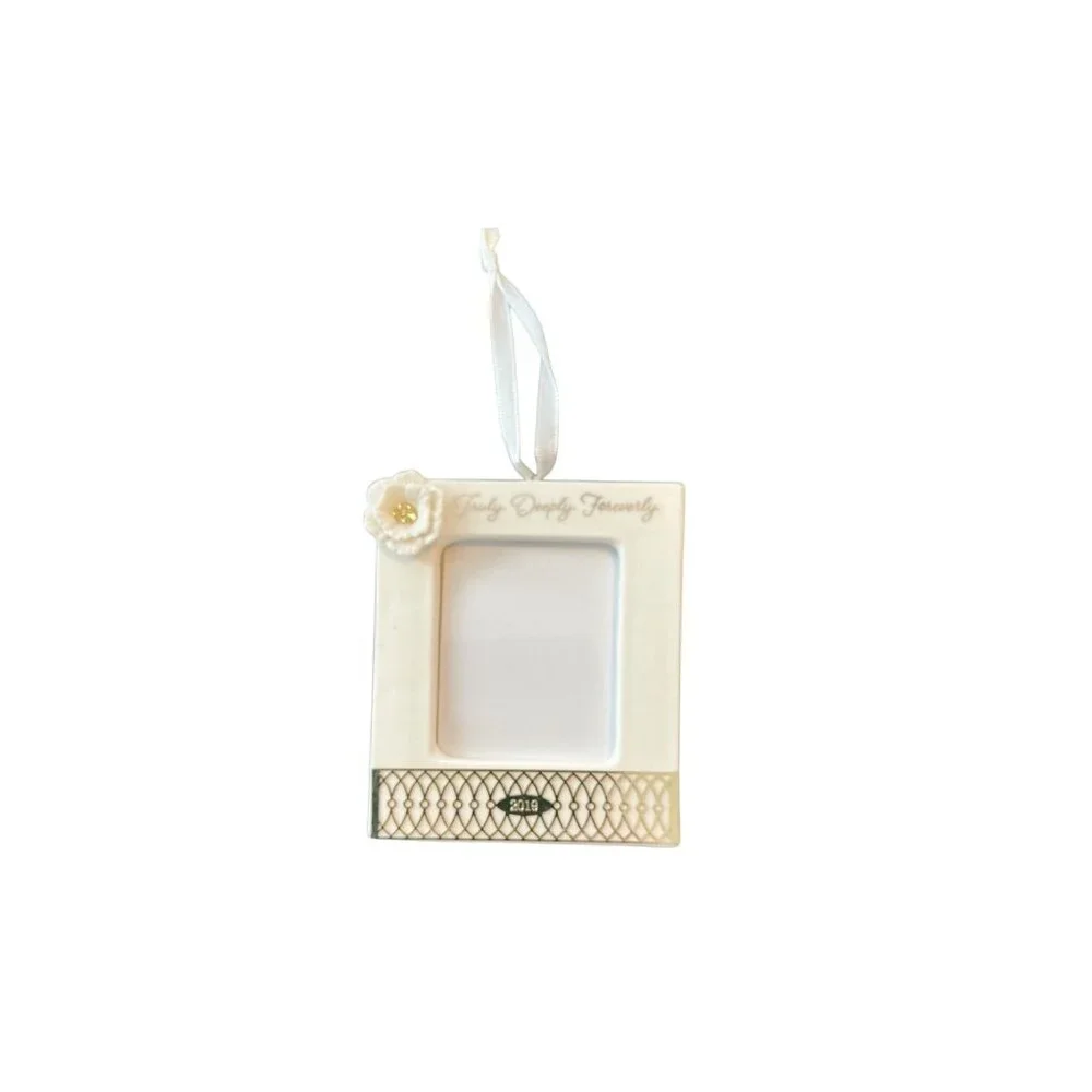 Hallmark Keepsake 2019 Truly Deeply Foreverly Porcelain & Metal Photo Frame Orna